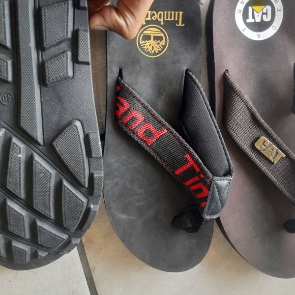 Men Caterpillar unisex thong type flip flop YAGA