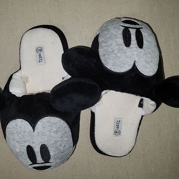 Mickey slippers deals typo