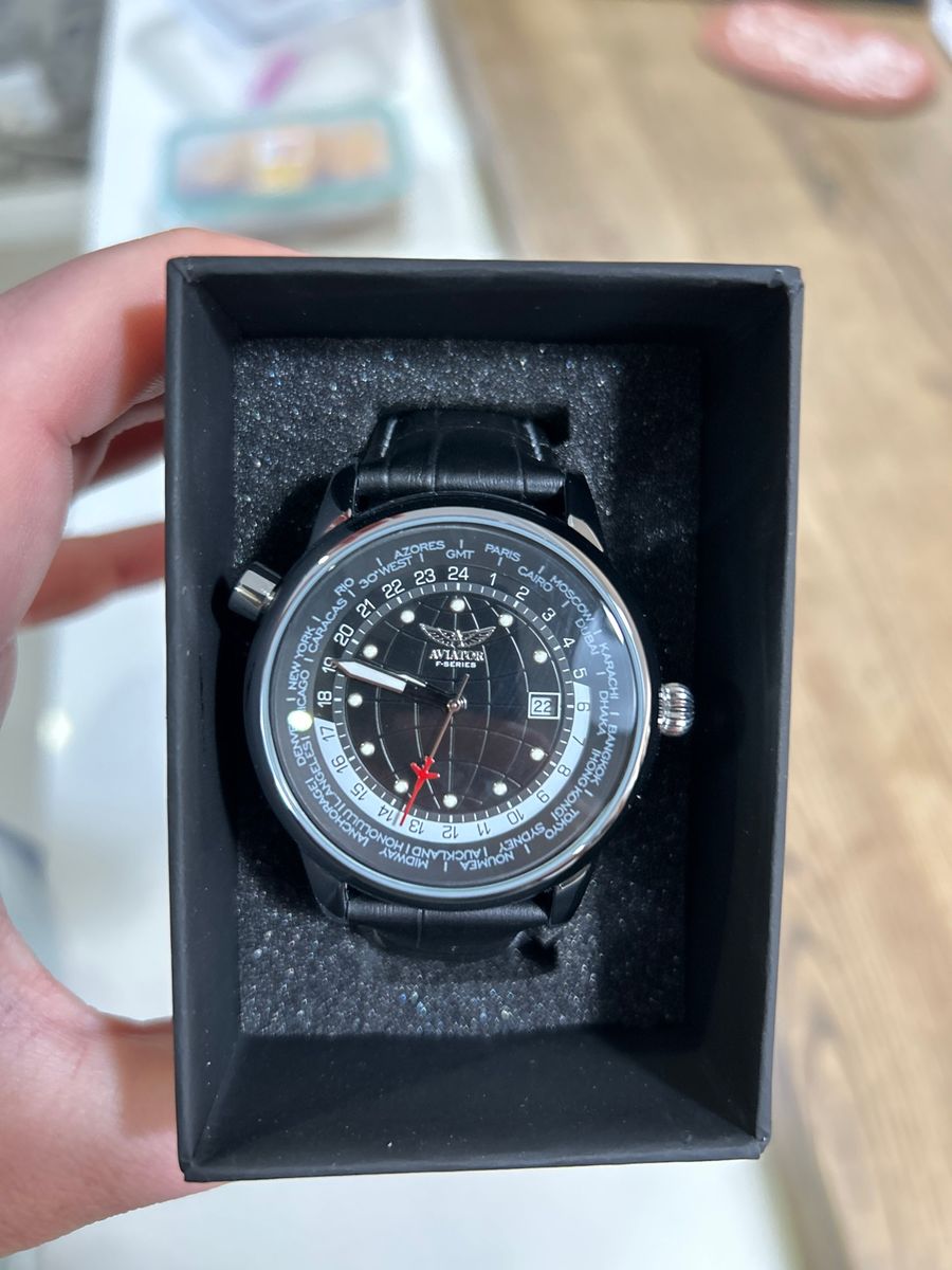 Aviator f 2025 series avw6975g354