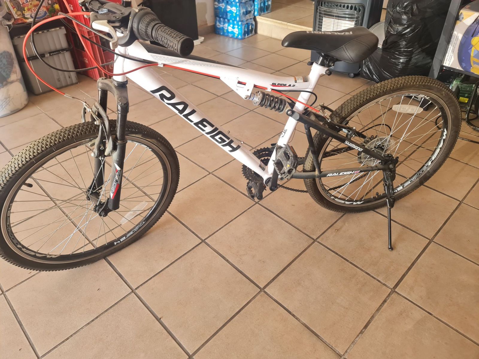 Sports Leisure Raleigh mountain bike. Good condition. Yaga SA