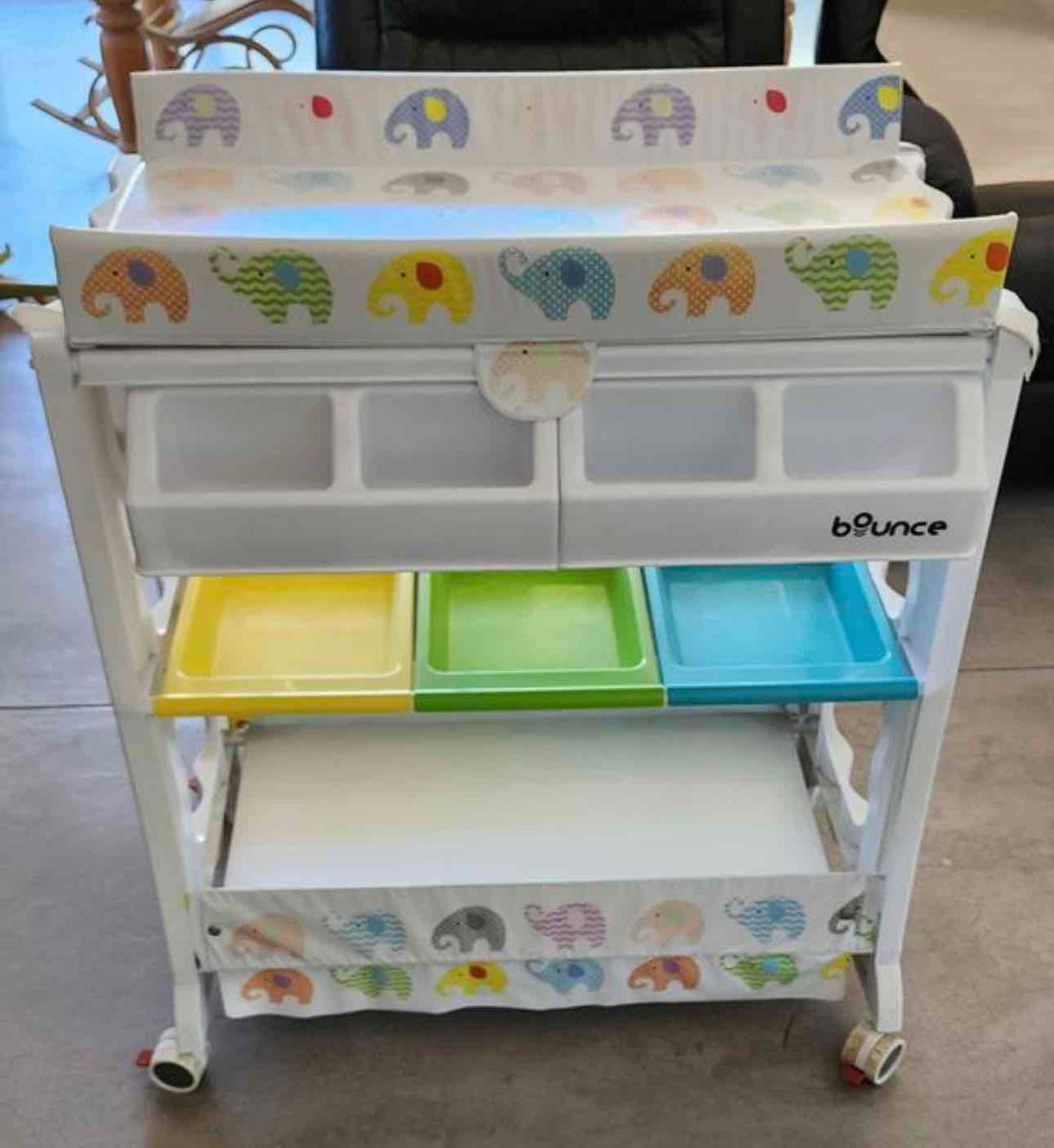 Bounce baby bath station outlet
