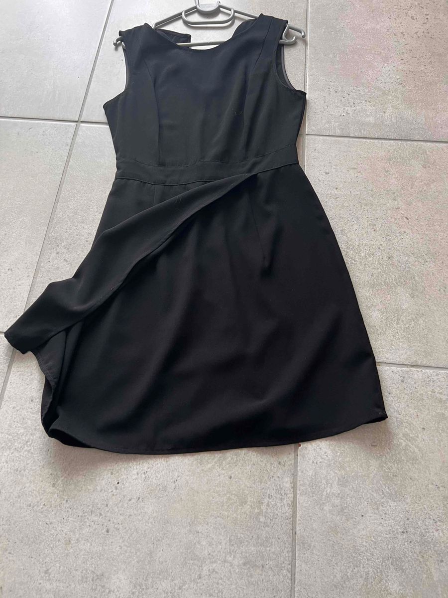 Women Formal black dress from Woolworths size Yaga SA