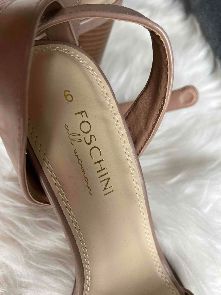 Gold shoes 2025 at foschini