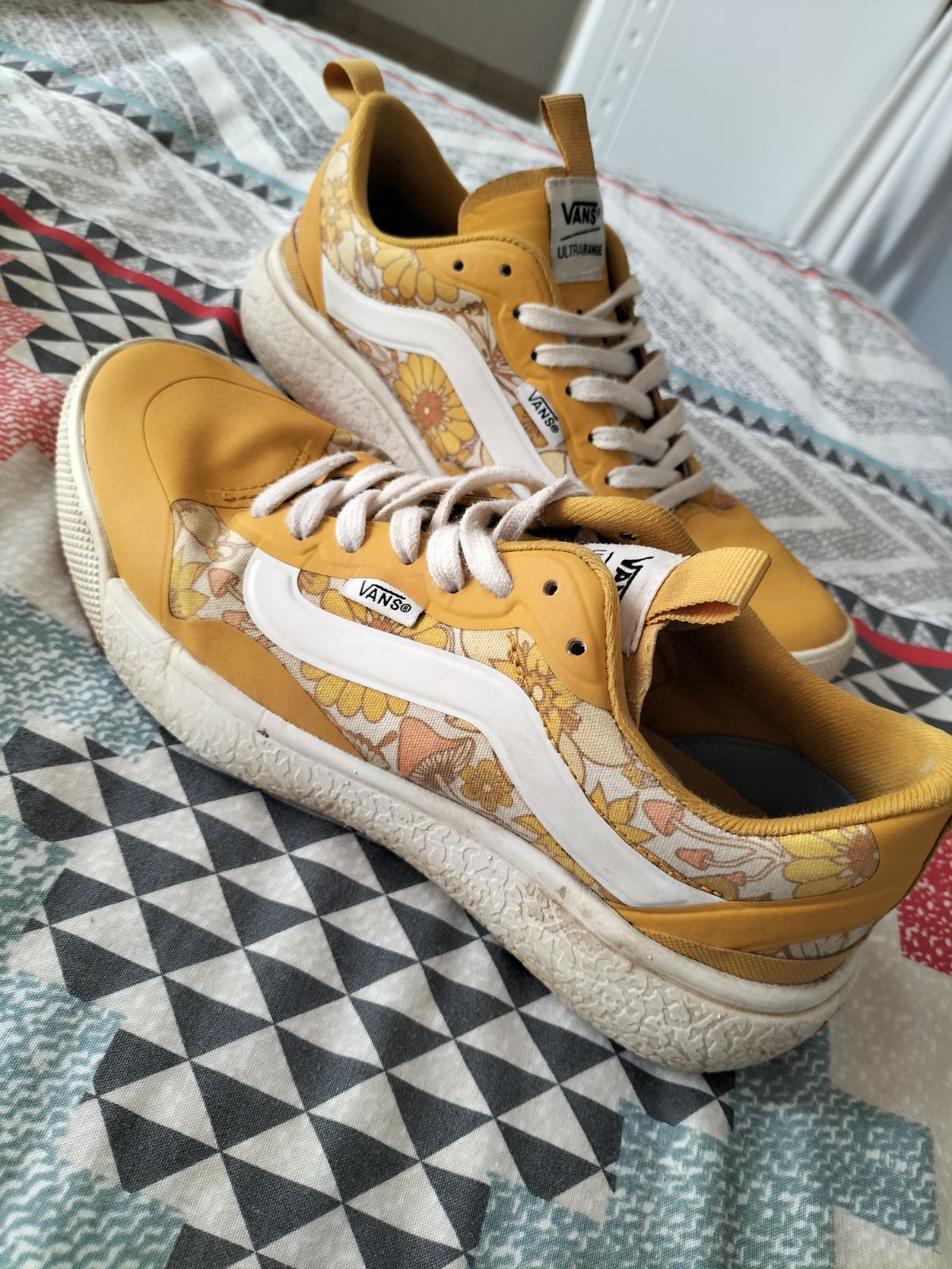 Yellow on sale vans ultrarange