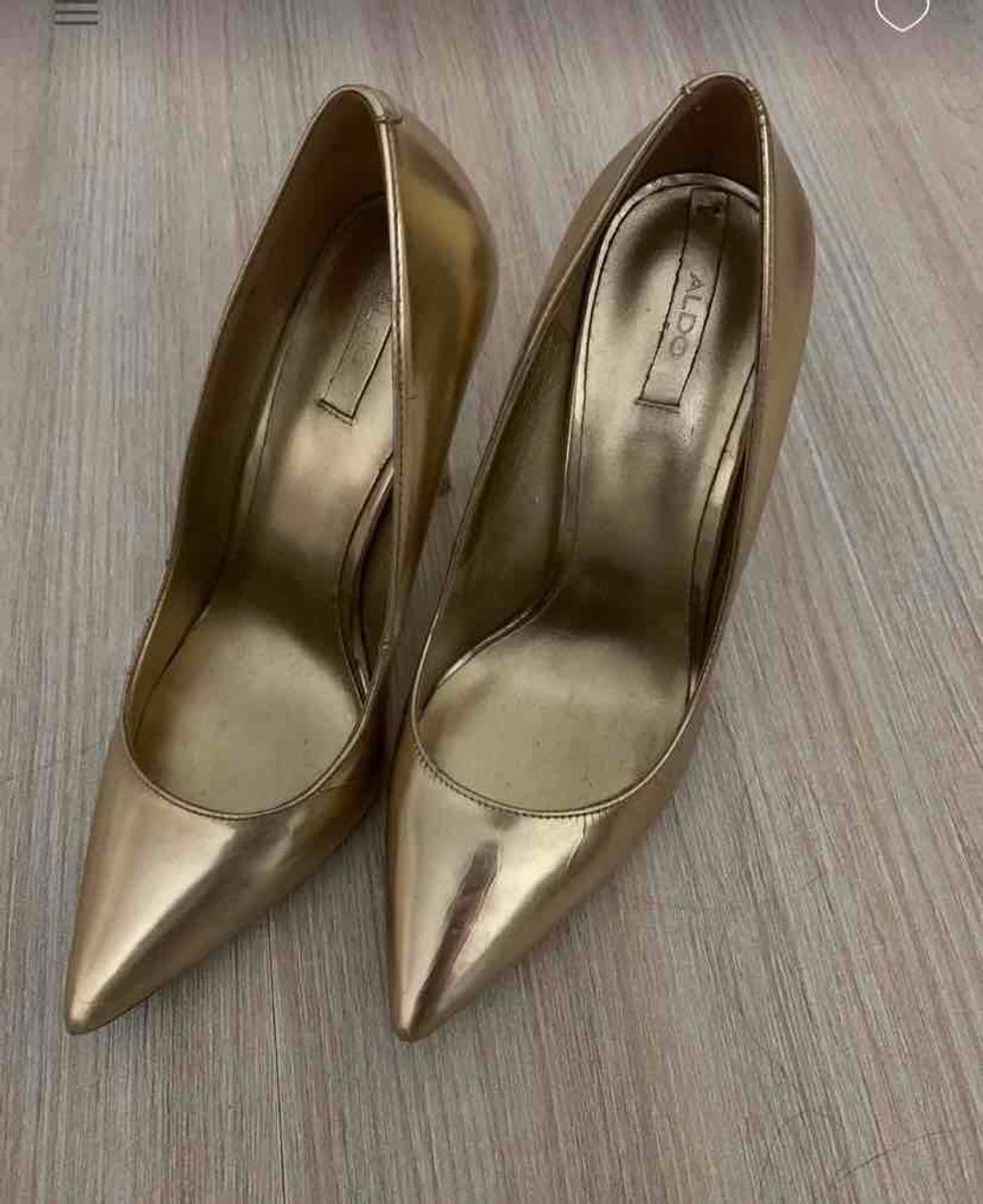 Aldo shoes 2025 gold heels