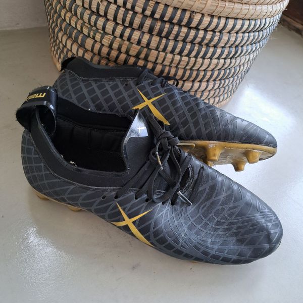 Men Soccer boots Maxed Black and gold Yaga SA