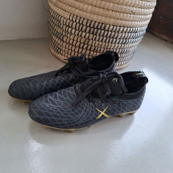 Men Soccer boots Maxed Black and gold Yaga SA