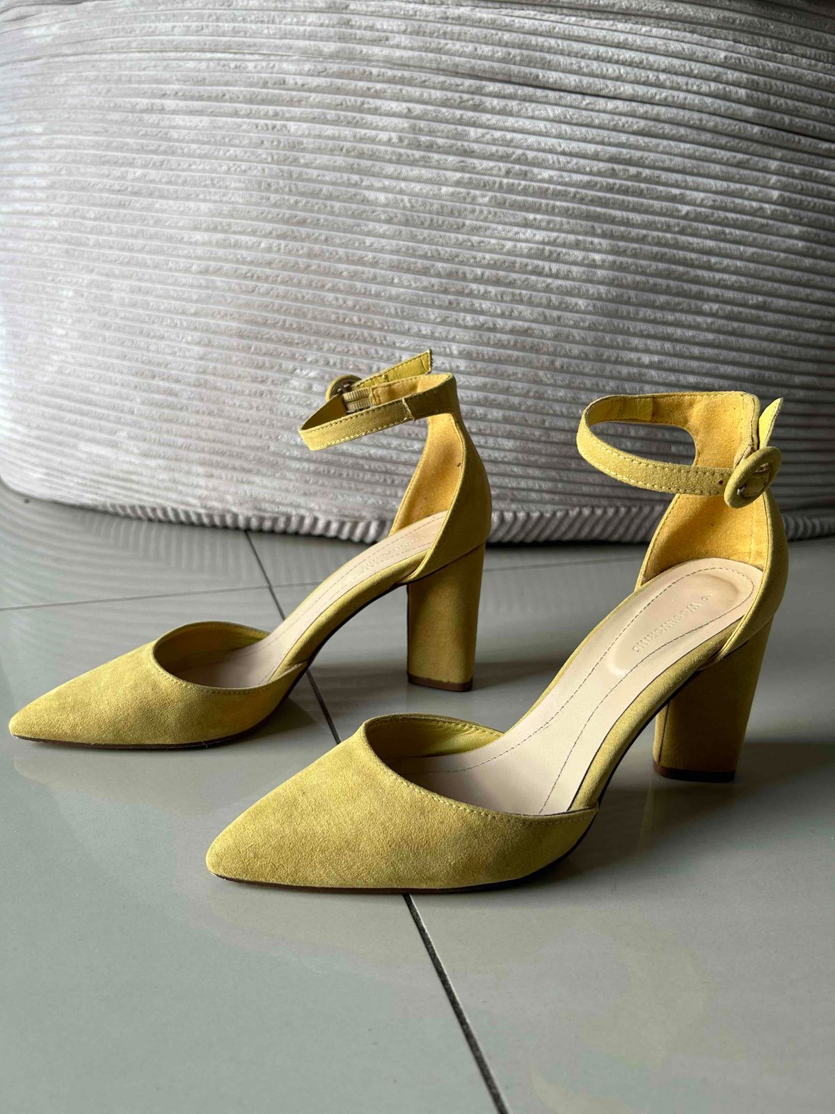 Women | Woolworths block heel Pretty yellow cu | YAGA