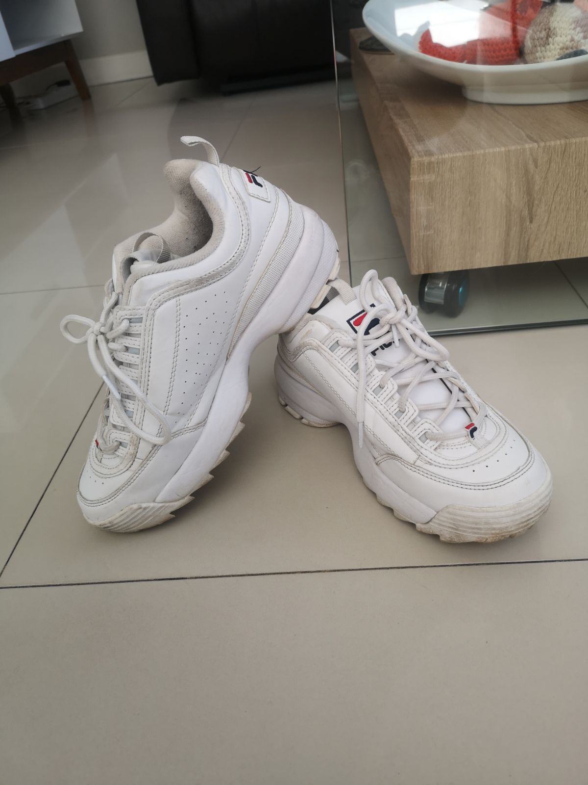 Women Awesome pair of Fila dinostompers. I Yaga SA