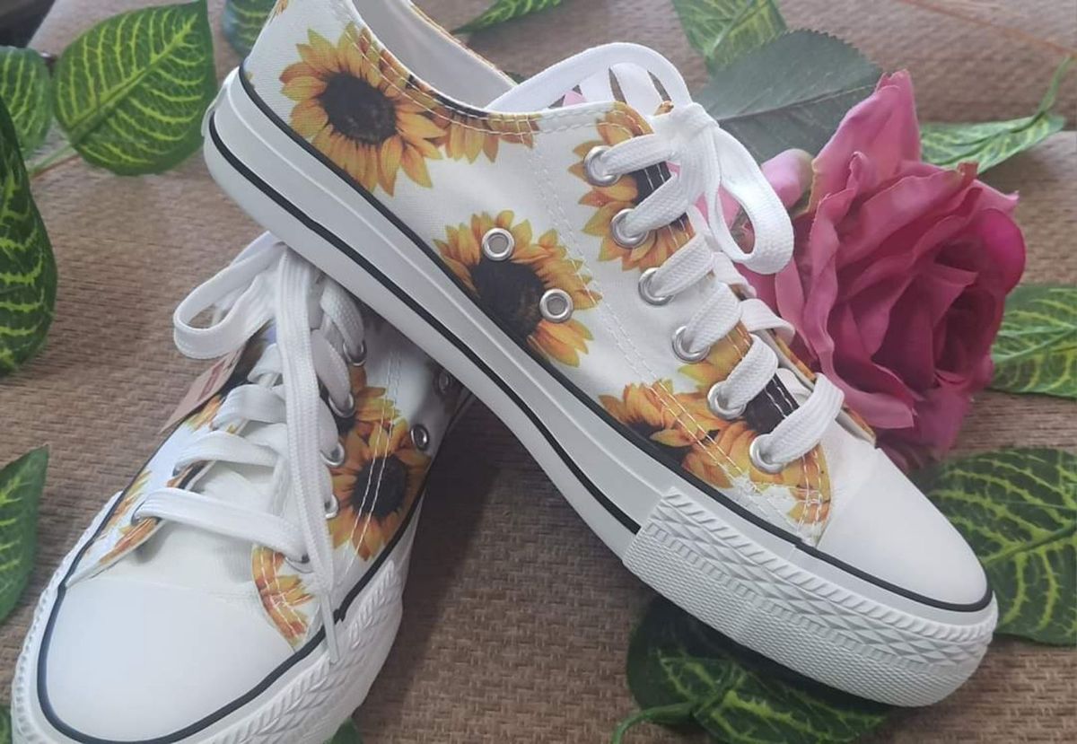 Women Floral totto tekkies Size 3 8 normal c Yaga SA