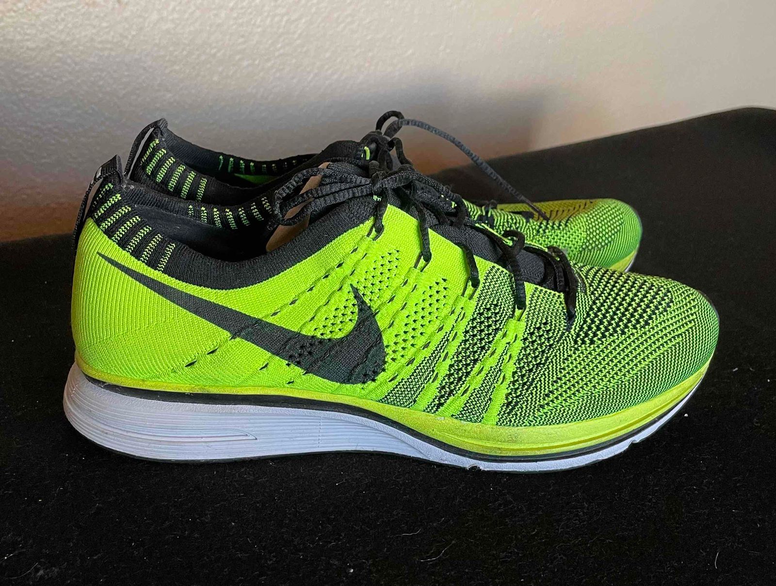 nike flyknit trainer yellow