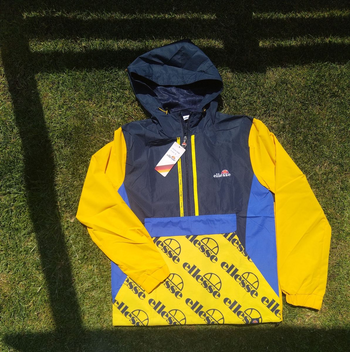 Men Ellesse windbreaker size Small Yaga SA