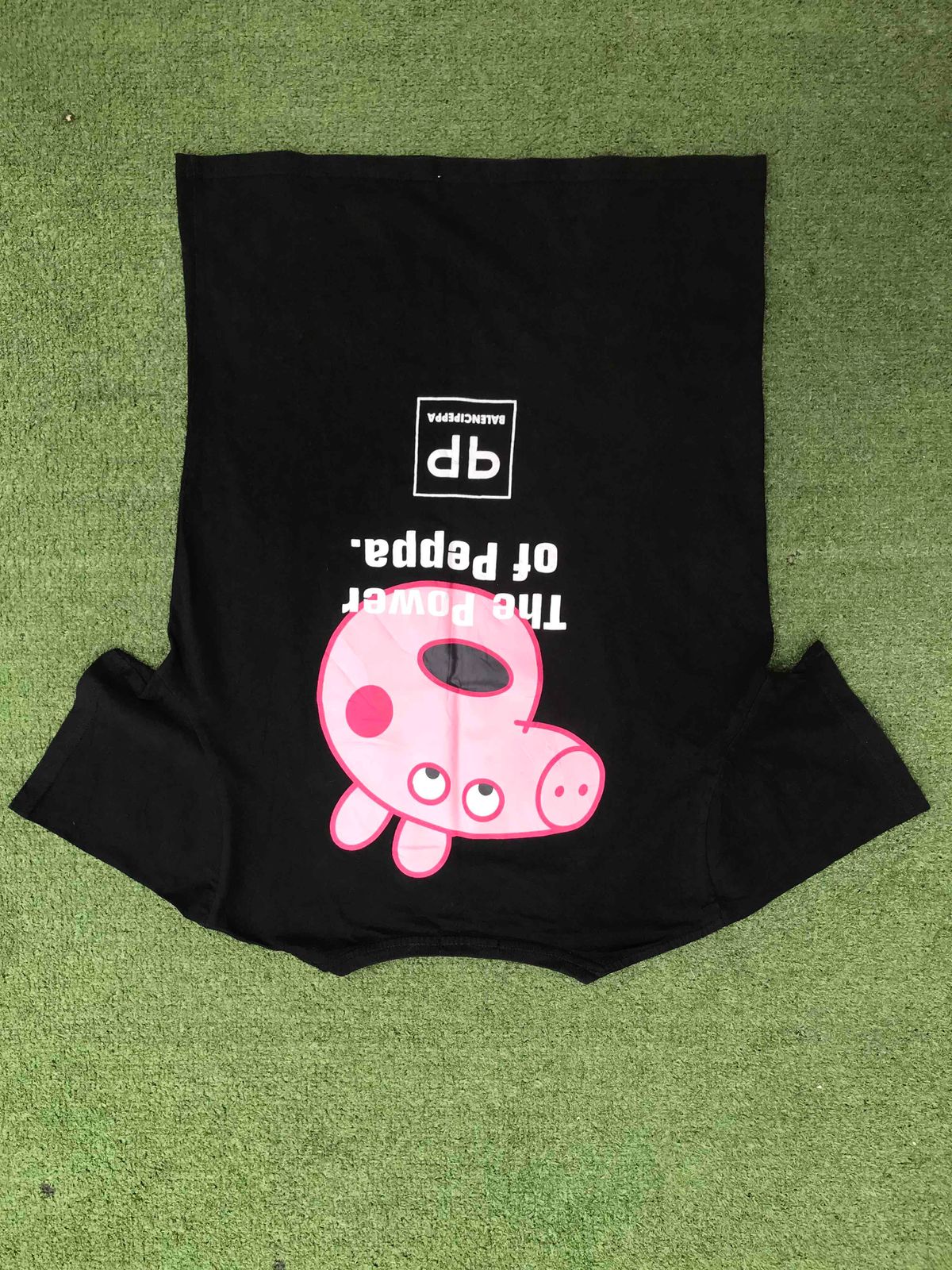 Balenciaga peppa hot sale pig shirt