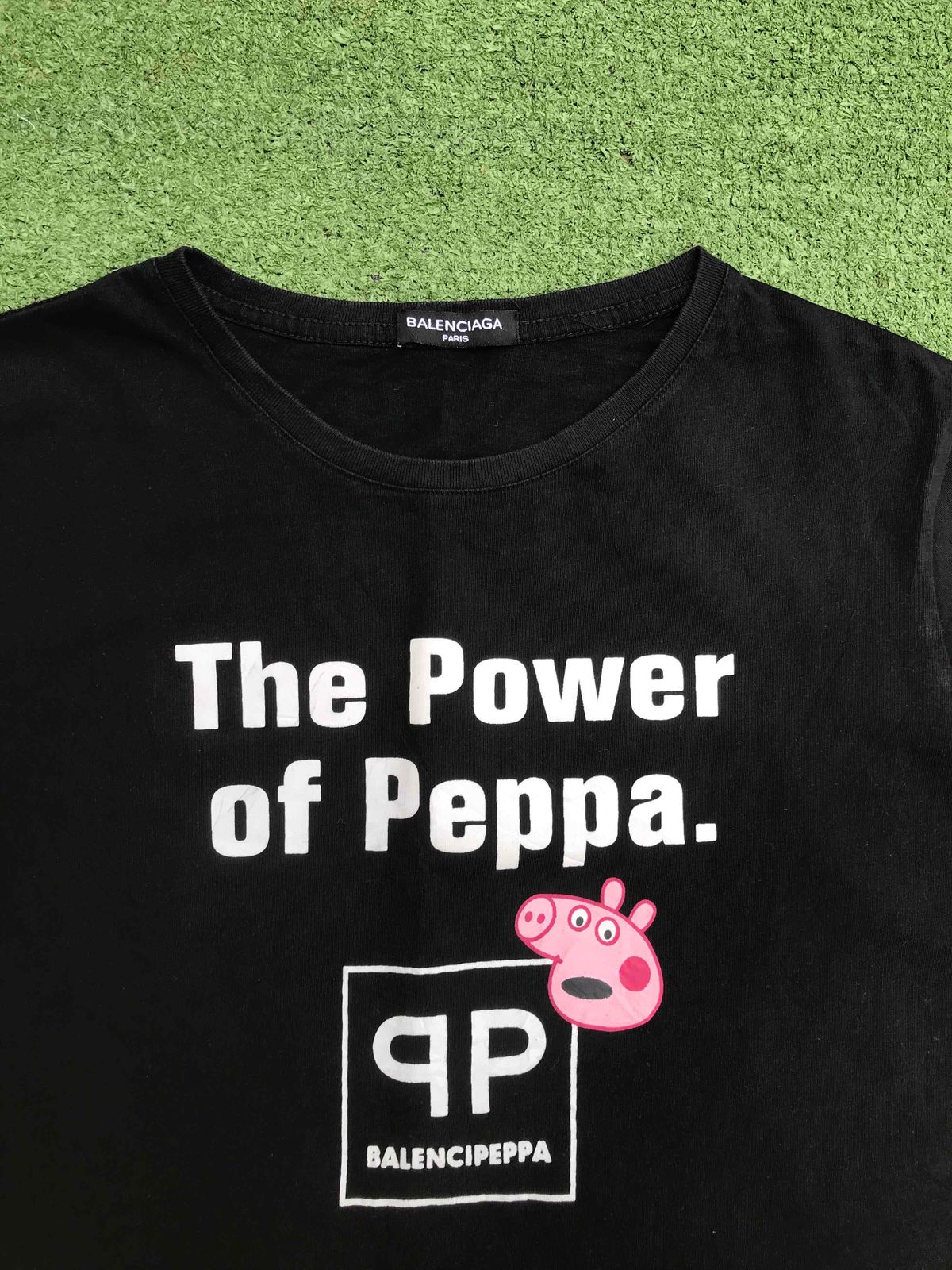 Balenciaga peppa pig hotsell t shirt