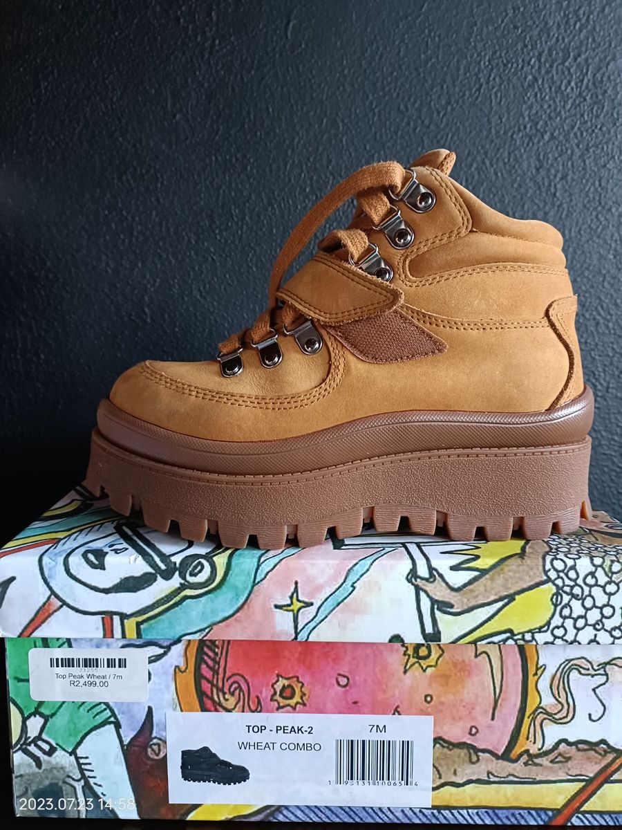 Jeffrey campbell top clearance peak hiker boot