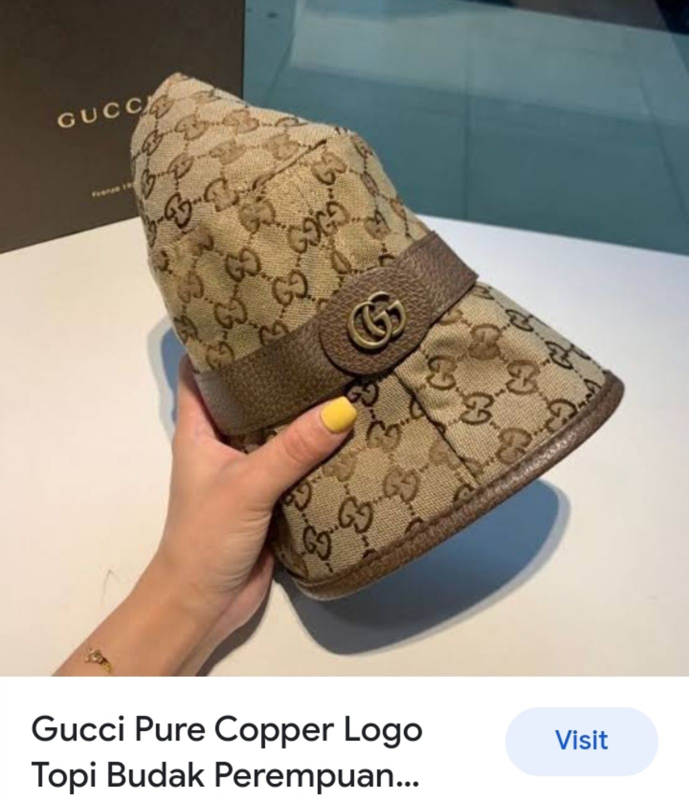 Women | Gucci hat | YAGA