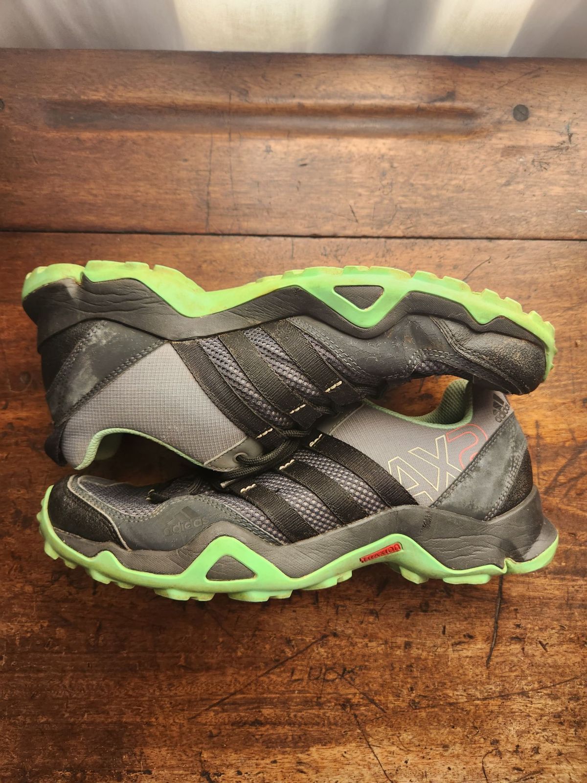 adidas axa traxion
