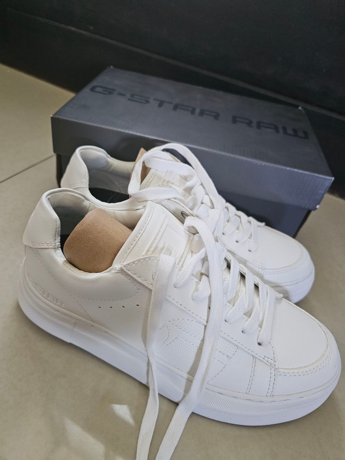 G star raw hot sale white sneakers