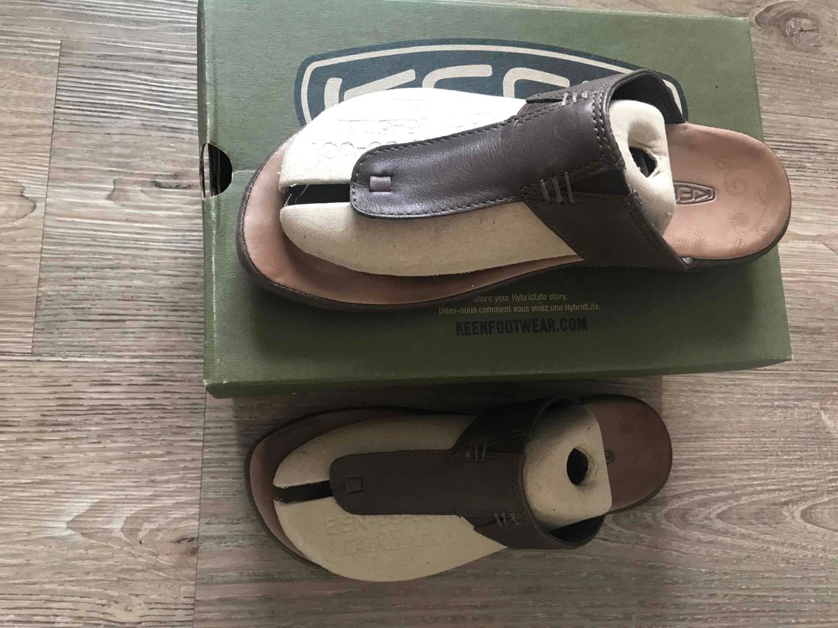 Keen dauntless 2025 thong sandal