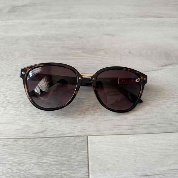 Women Old Khaki Preloved scratc YAGA