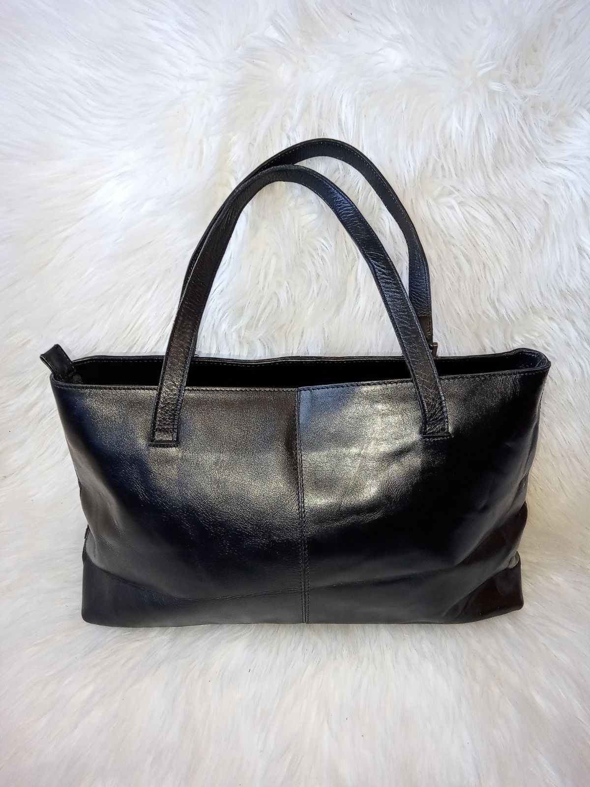 Anna Pelle Black Leather Handbag (s)