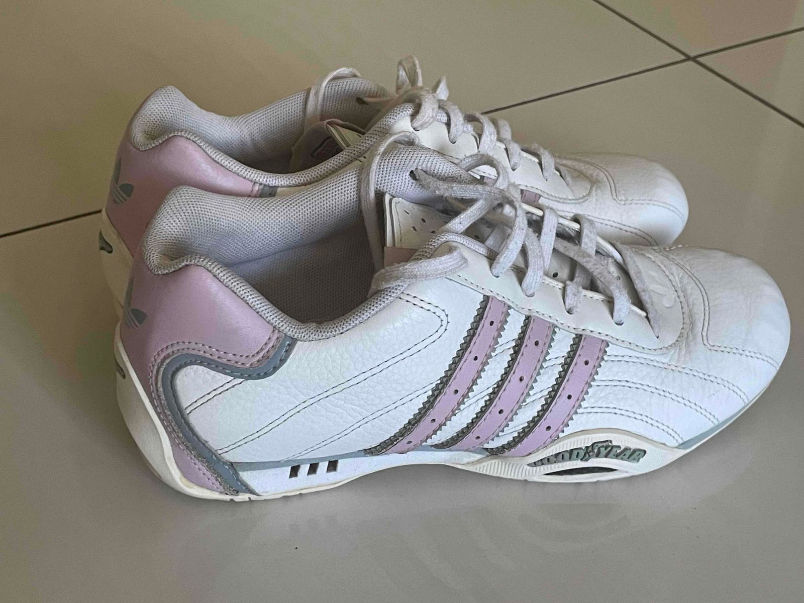 TEAM ADIDAS genuine vintage GOODYEAR ladies racing driver style sneakers. Pink white cream. Gentl