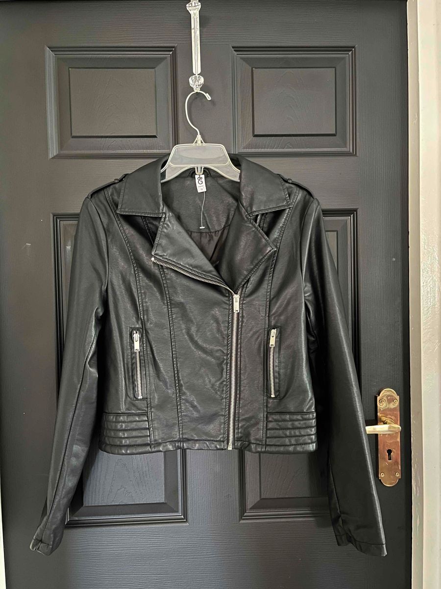 Women Black leather jacket from Bra YAGA