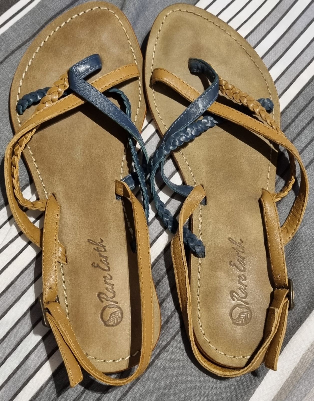 Rare deals earth sandals