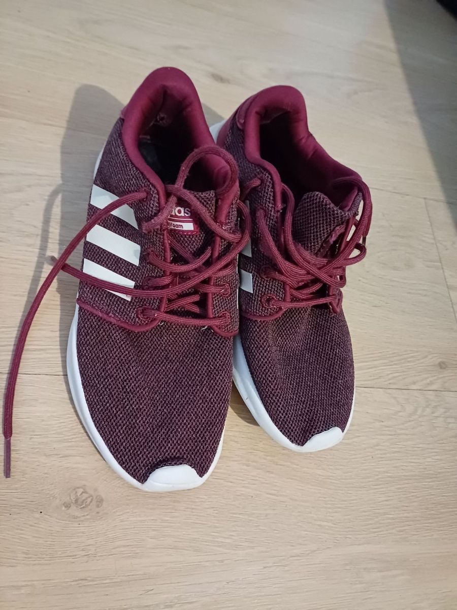 Burgundy top adidas cloudfoam