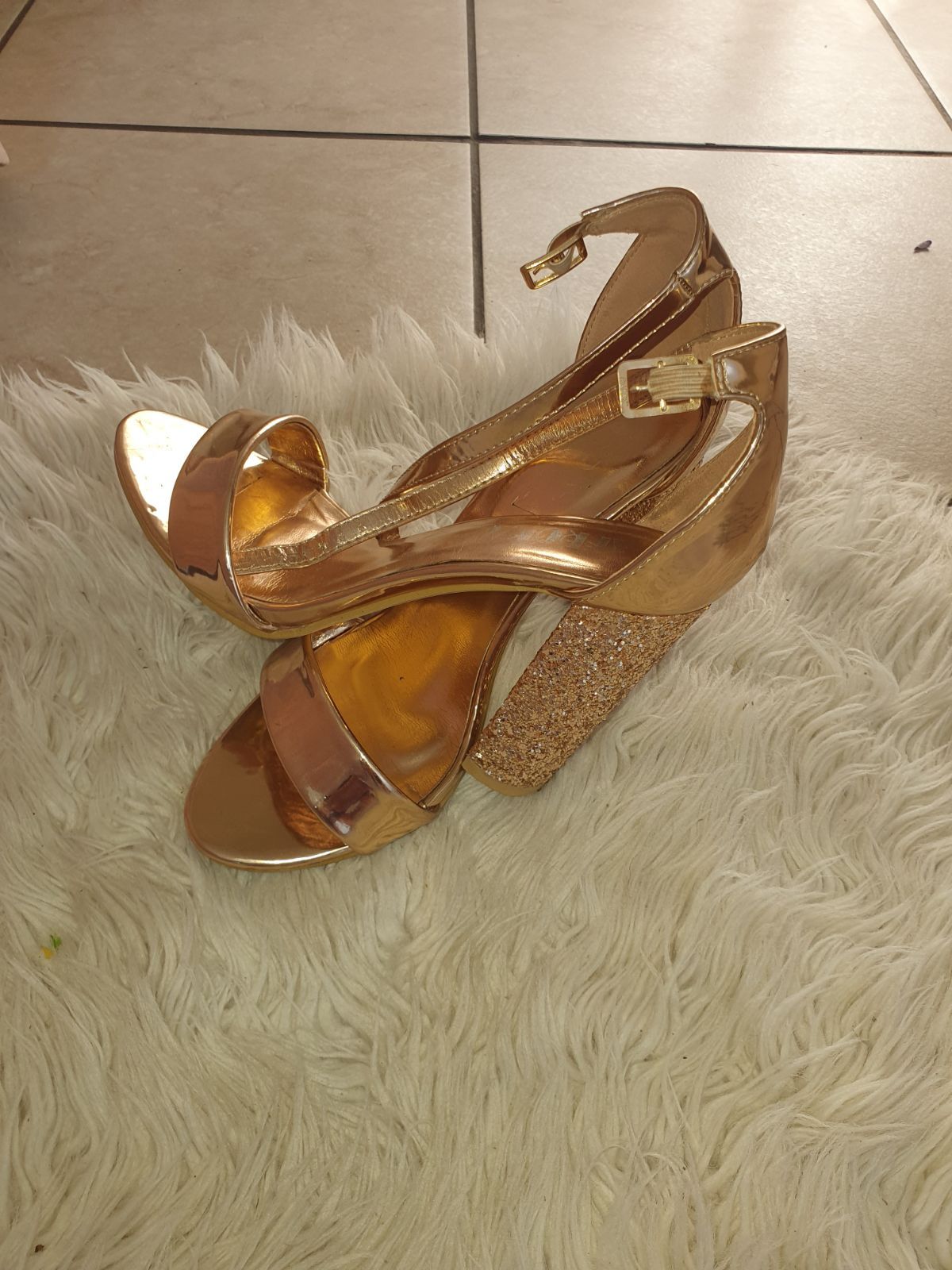 Yde rose clearance gold shoes