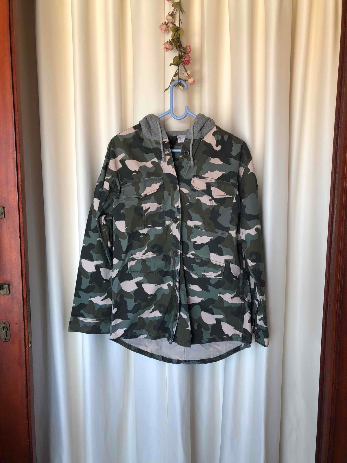 H&m camo cheap jacket