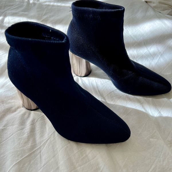 Yaga Marketplace For Preloved Fashion yaga-marketplace-for-preloved-fashion