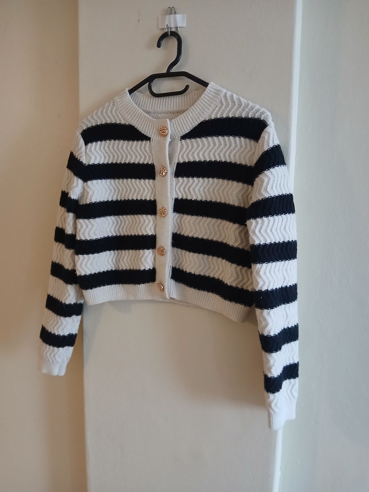 Yaga - marketplace for preloved fashion Yaga - marketplace for preloved fashion