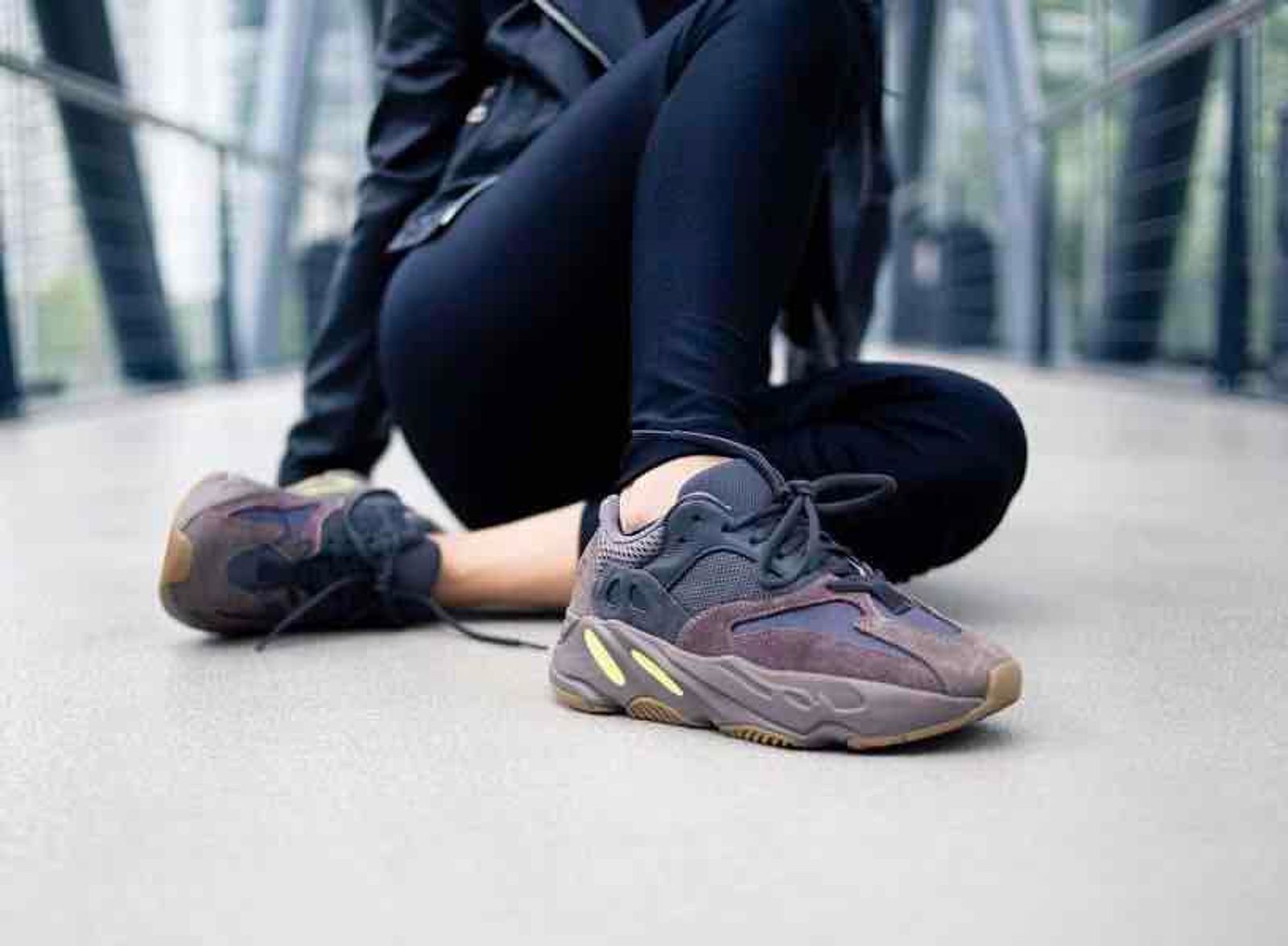 Yeezy wave runner on sale mauve on feet