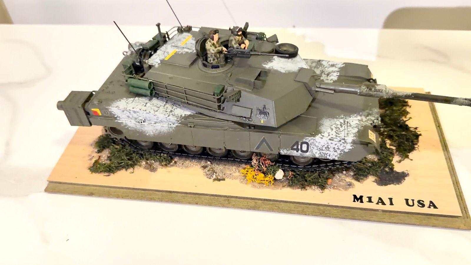 US Diorama WWII tank with crew