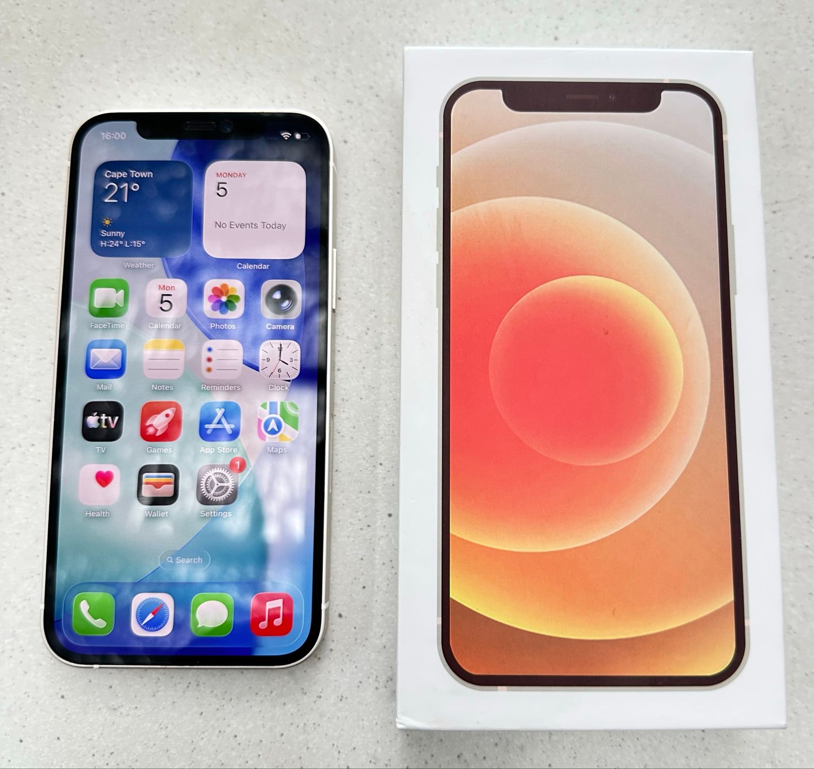 Apple iPhone 12 - 64GB