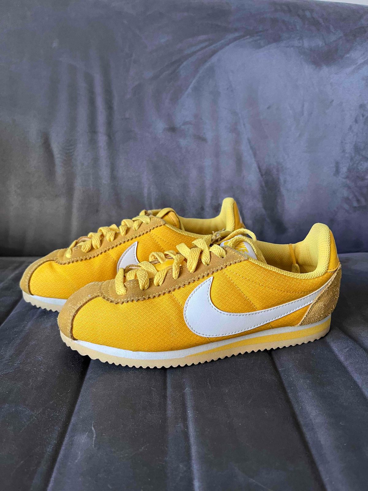 Nike best sale cortez mustard