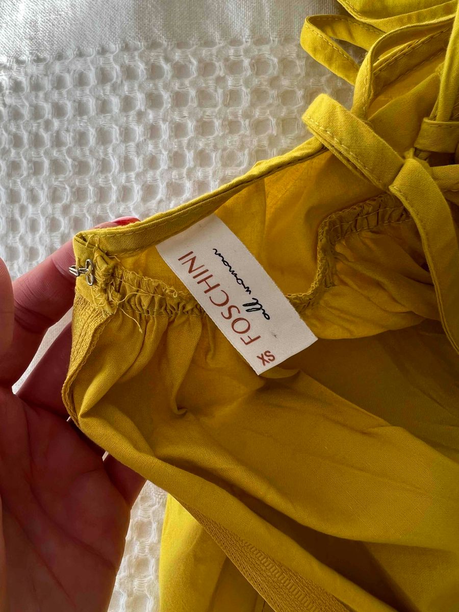 Yellow dress by Foschini with open back detail. Size 6. I am 1 6m for reference