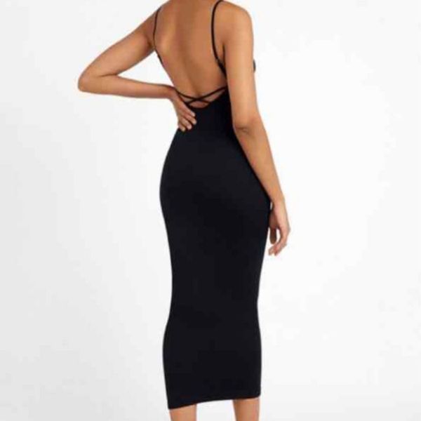 the fix bodycon dresses Caution: This denim bodycon dress may cause compliments Cop in-store or online at www.thefix.co.za "Women's Ice Wash Denim Bodycon Maxi Dress", R399.99 "Women's Mid Wash Denim Bodycon Maxi Dress", R399.99 #