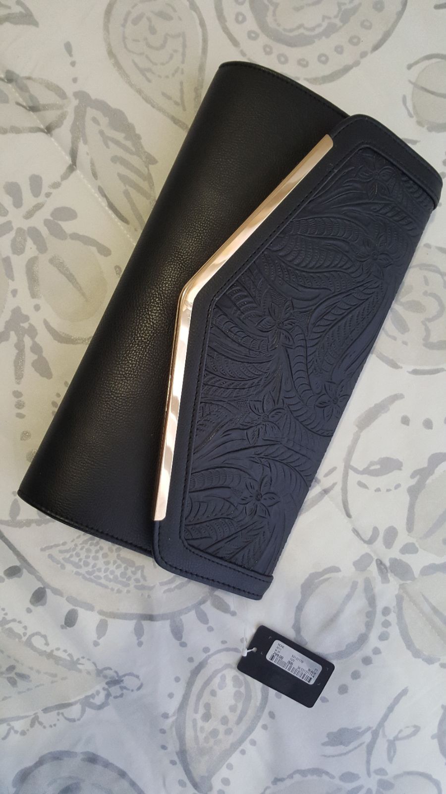 Foschini stunning black clutch bag. Brand new. Never used. Bought it for R299