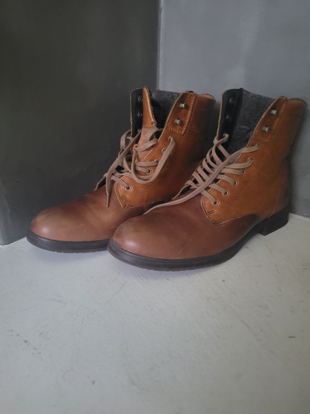 Men Caterpillar Orson Boots. Worn maybe th Yaga SA