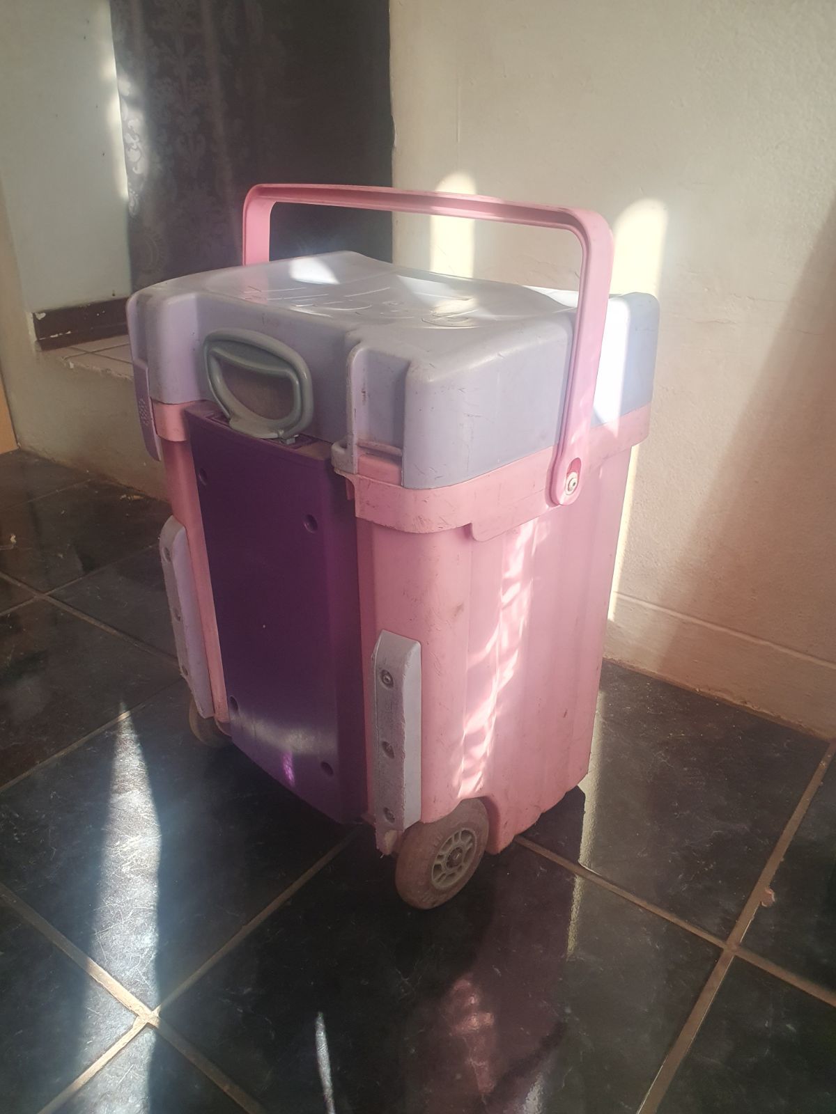 Kids Used Normal scratches for a seco YAGA