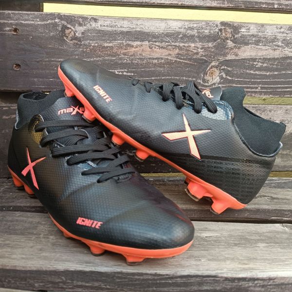 Men Boys Maxed Soccer boots. Used twice. R Yaga SA