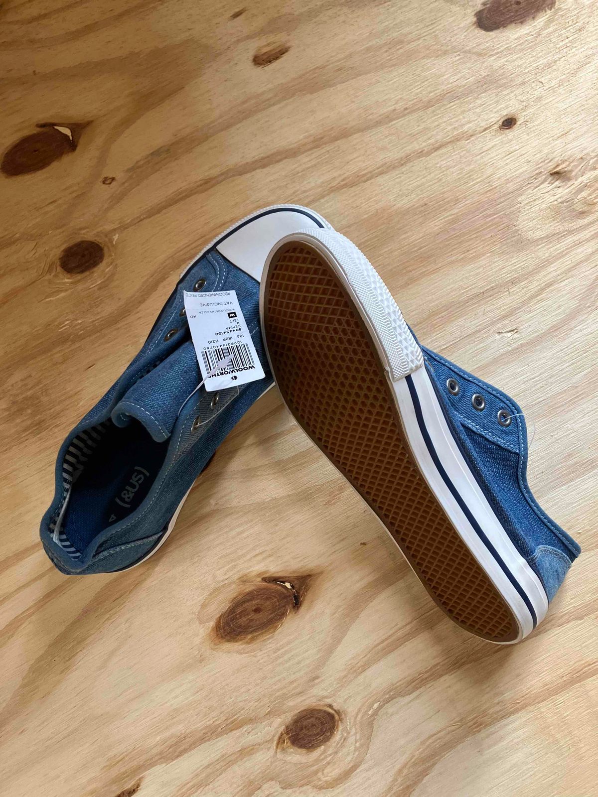 Sperry lounge wharf hot sale slip on