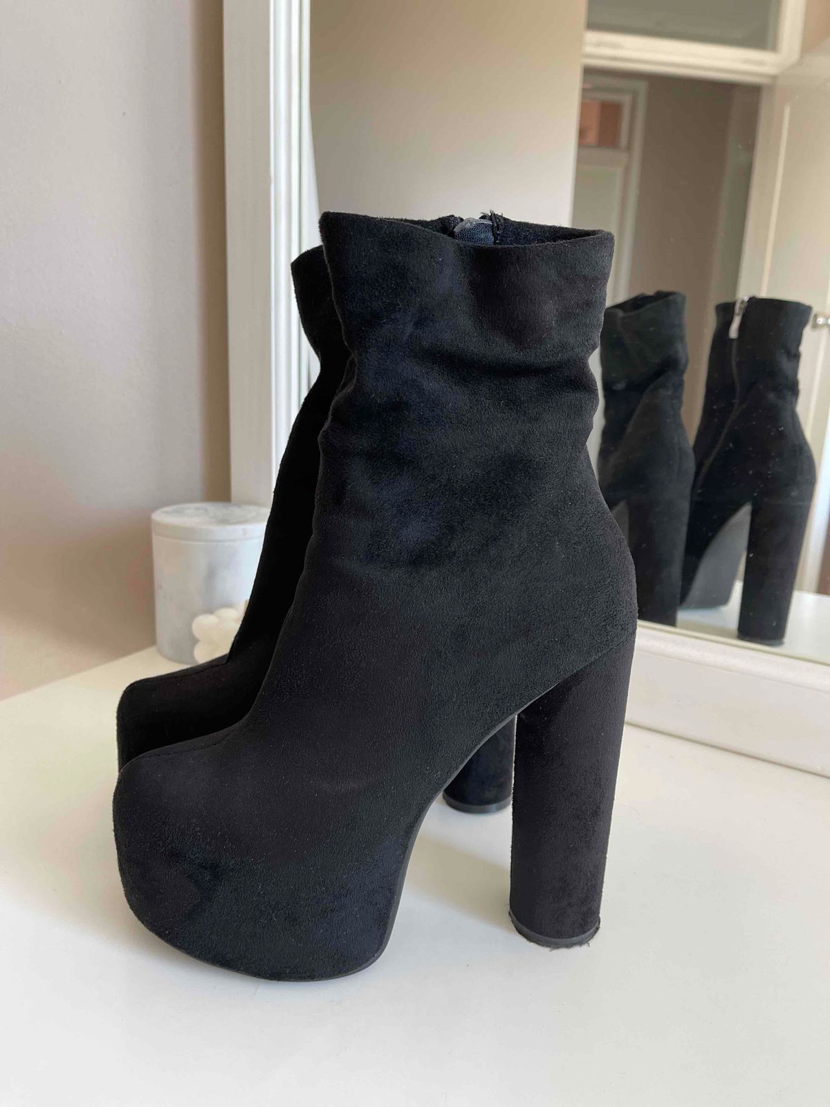 Boots hotsell heels platform