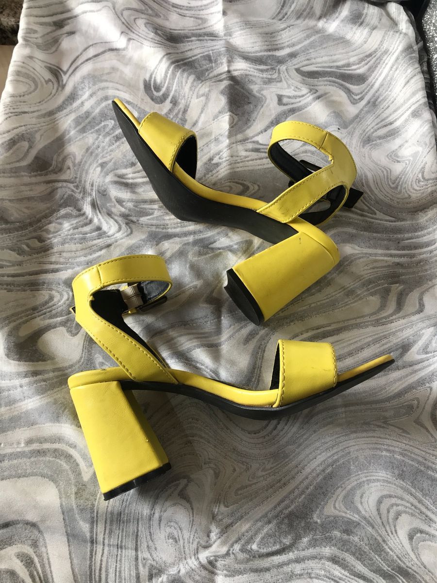 Yellow heels sale size 12