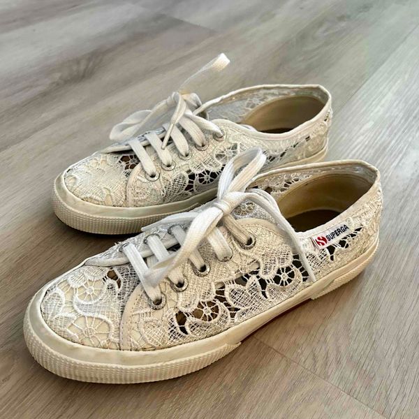 Yaga marketplace for preloved fashion