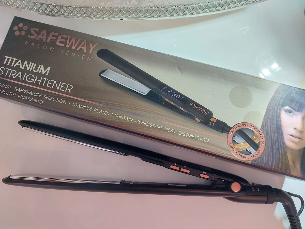 Women Safeway Salon Series Titanium straighte Yaga SA
