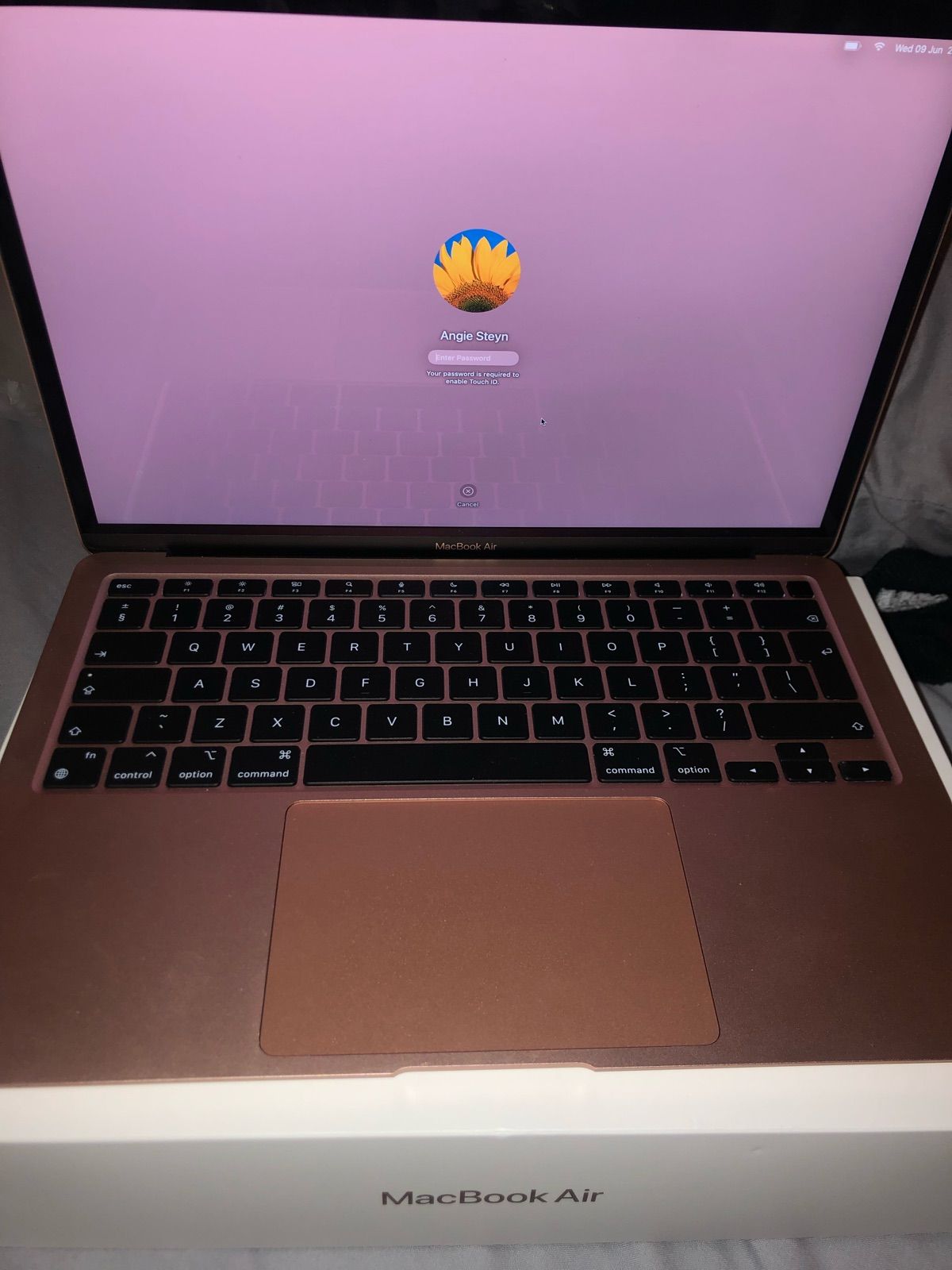Technology | Macbook Air M1 2020 Rose Gold | YAGA