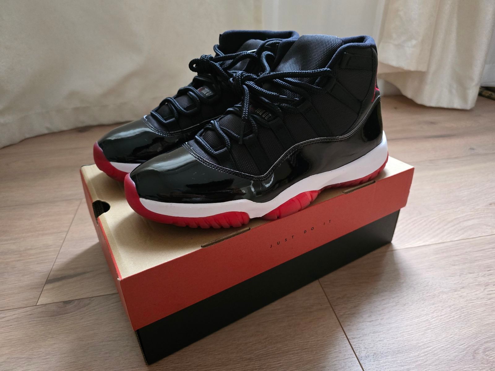 bred 11 size 9.5